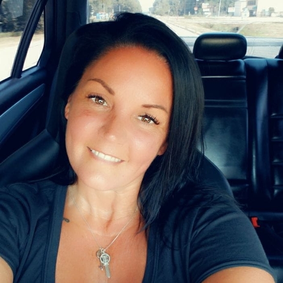 Meet your Posher, Aimee - Picture 1 of 1